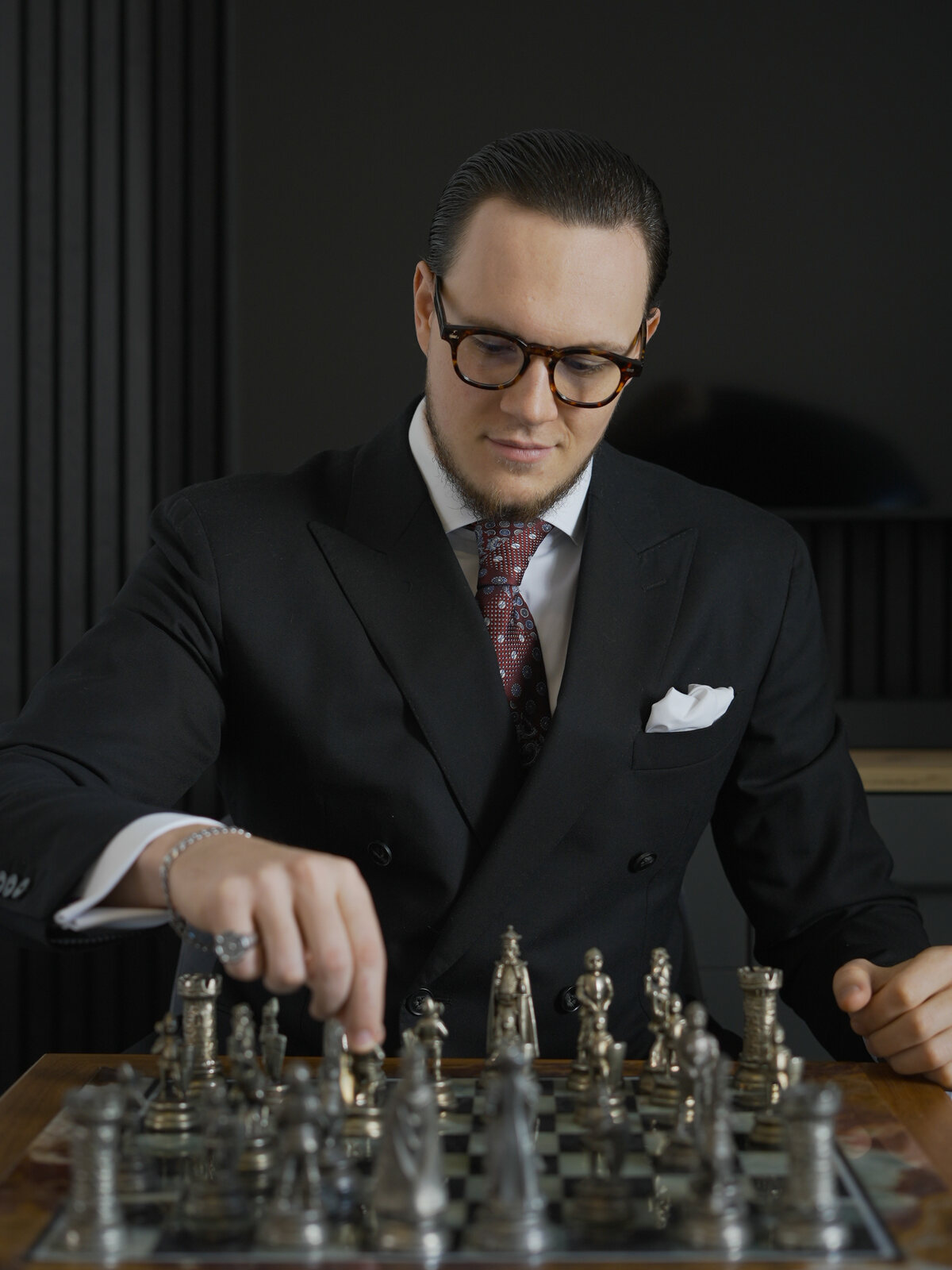 Lukas Grandits, Versicherungsdoc